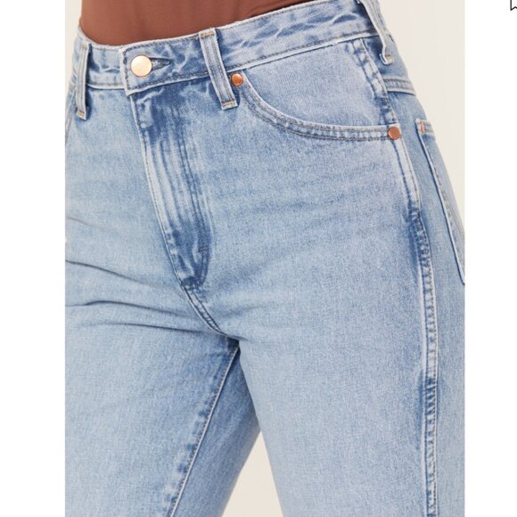 NWT Wrangler Women's Medium Wash High Rise Wrock 627 Kick Flare Jeans - Picture 2 of 7